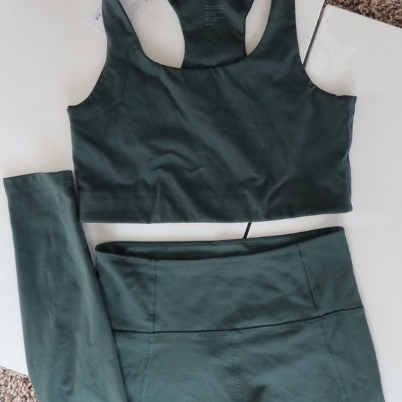 Girlfriend Collective Workout Set - Picture 3 of 5